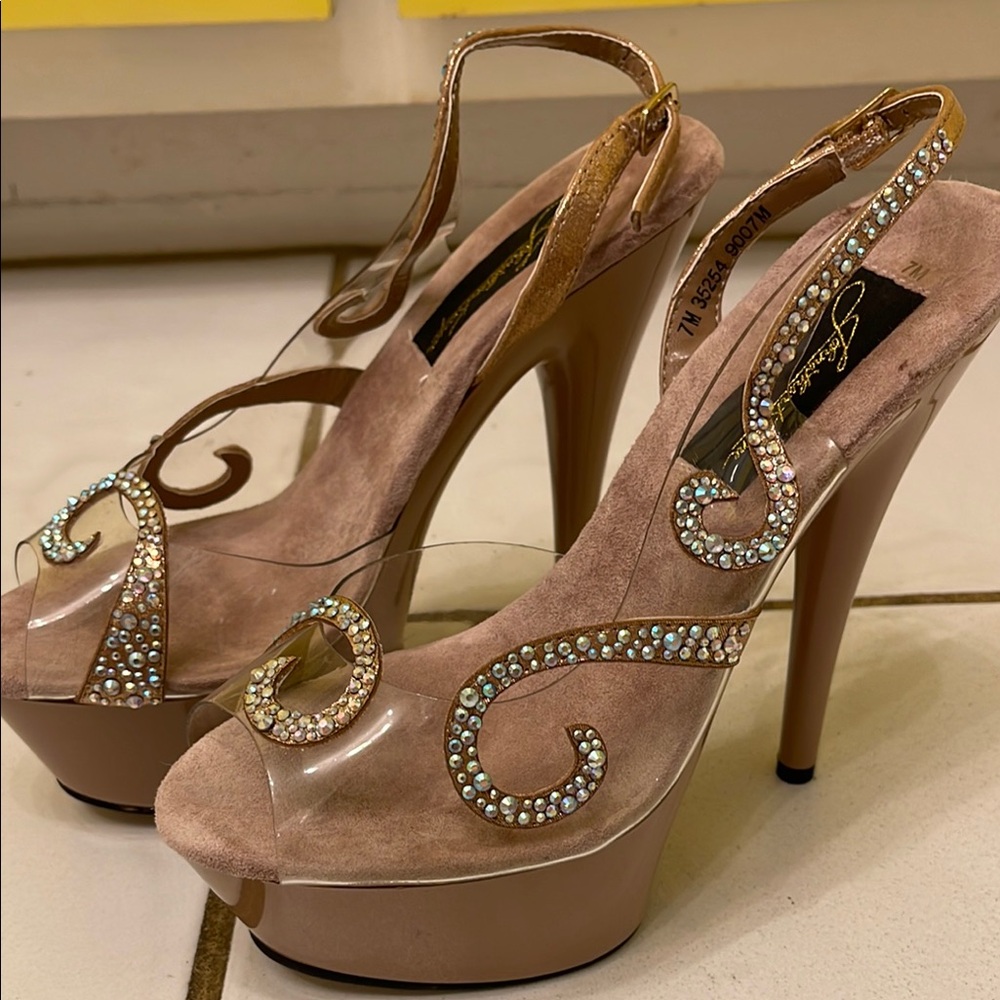 NWT elegant Johnathan Kayne Stardom High Heel Sandals (perfect for prom)